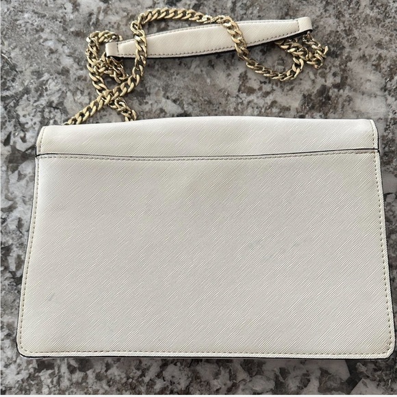 Guess White Shoulder Bag with Gold Chain - Picture 3 of 6